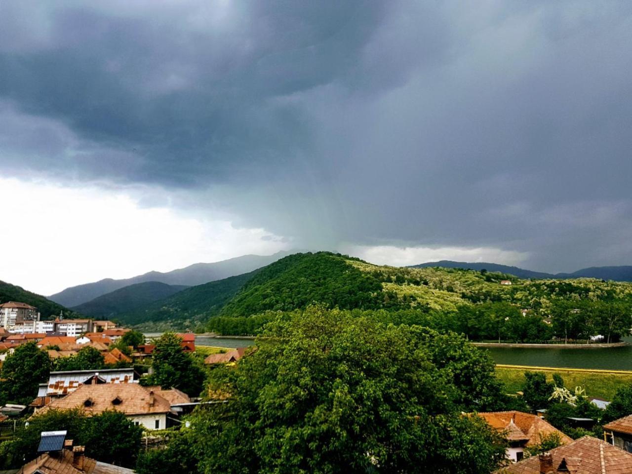 Apartament Belvedere Călimăneşti Buitenkant foto